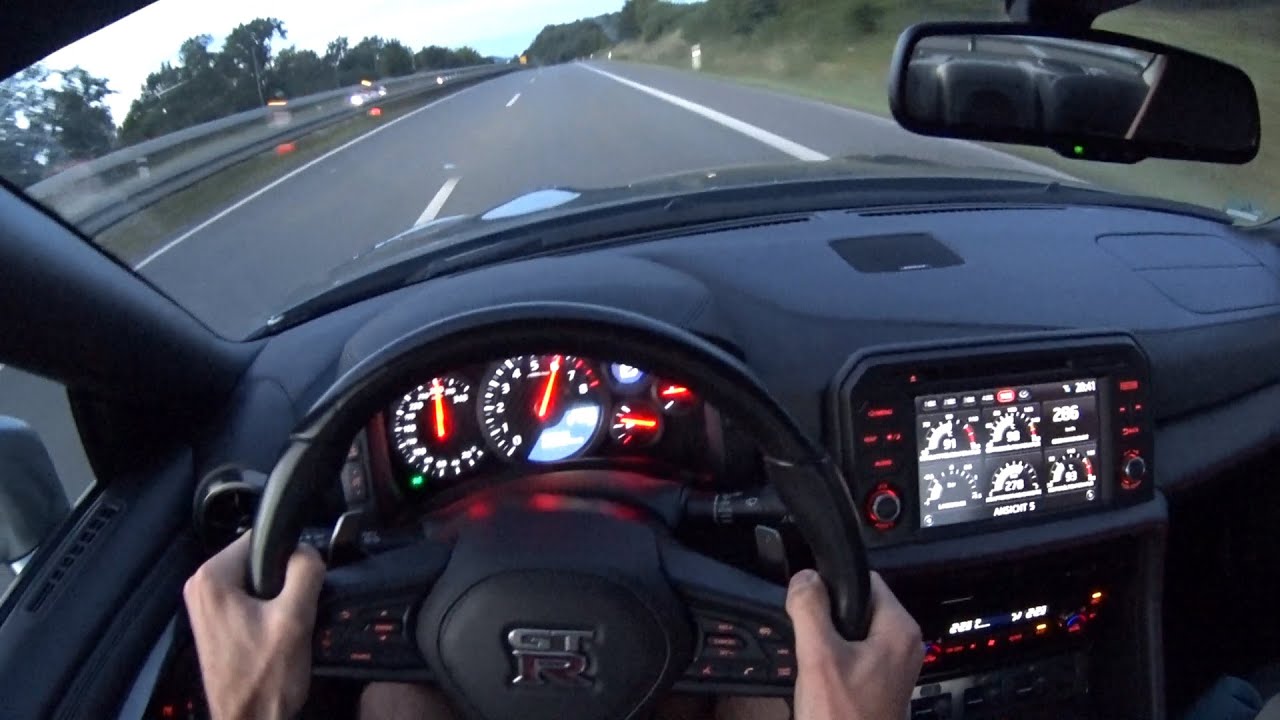 2018 Nissan GT-R - short fast test drive