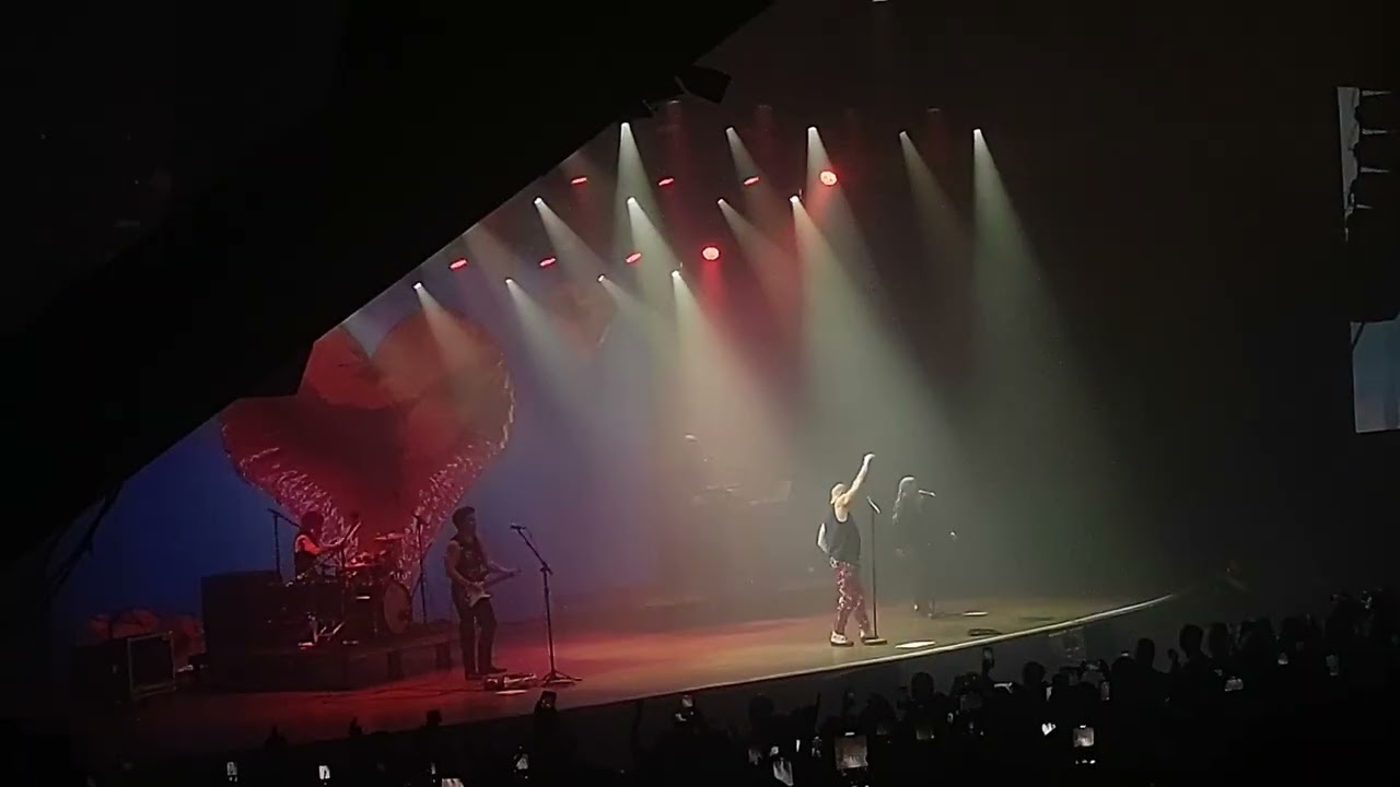 'Oh, L'amour (Erasure cover)', Andy Bell e banda ao vivo em Porto Alegre-RS.