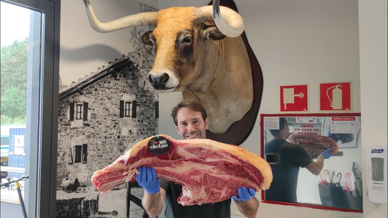 😲INCREÍBLE CHULETA RECORD de 11 KG!! 🥩 Buey +2.200 kg 😲 en Okelan 💪🏻 TXULETON más grande del mundo!!