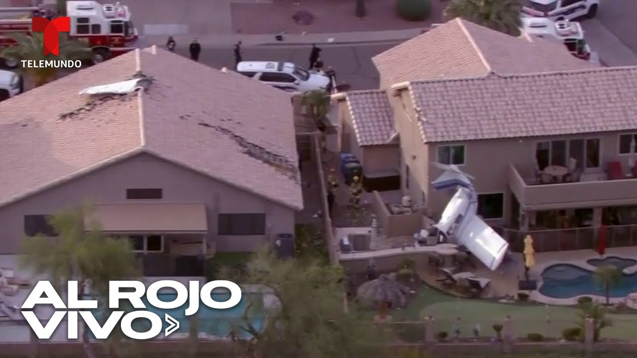 Tres personas quedan heridas al chocar una avioneta contra una casa en Arizona