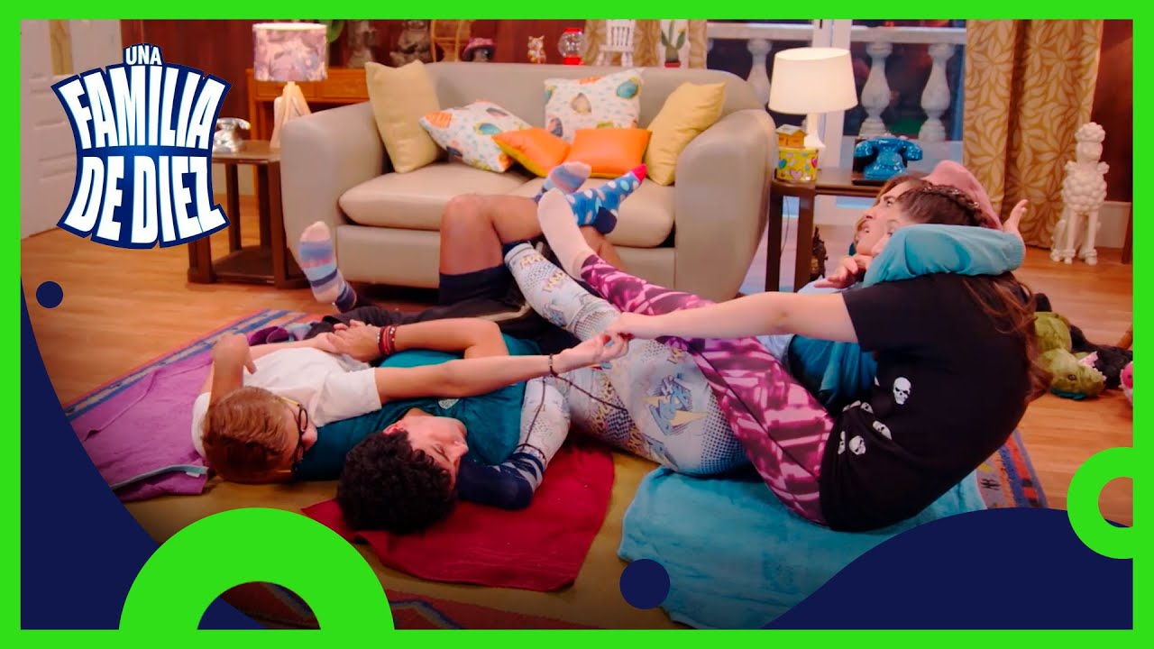 Una familia de diez: Yoga para el bebé de Gaby | C4 4/4 T8 | Distrito Comedia