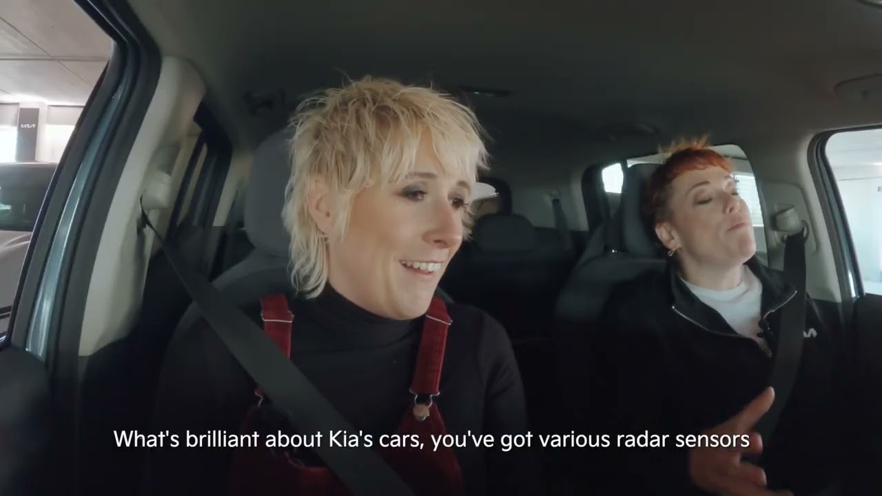 Треть водителей боятся парковаться. У Kia EV2 есть решение.