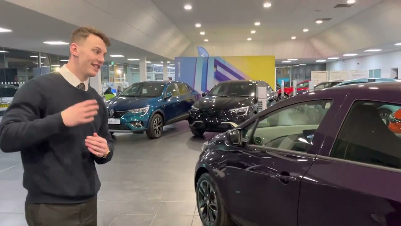 RENAULT ZOE ICONIC BOOST CHARGE IN ACONITE PANT