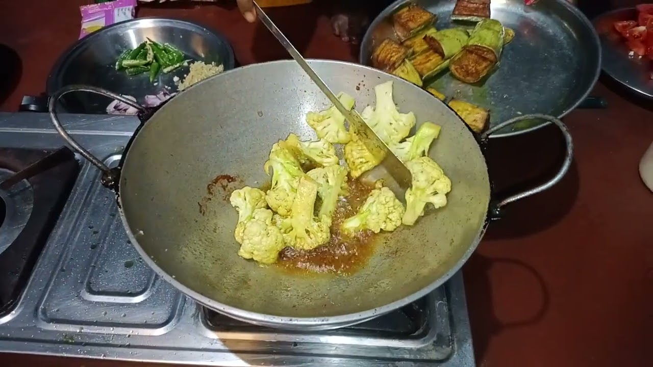 ইঠা  মাছের সাতে  আলু  কপি বেগুন টমেটু  দিয়ে  ঝোল   সেই  সাদ👍👍👍