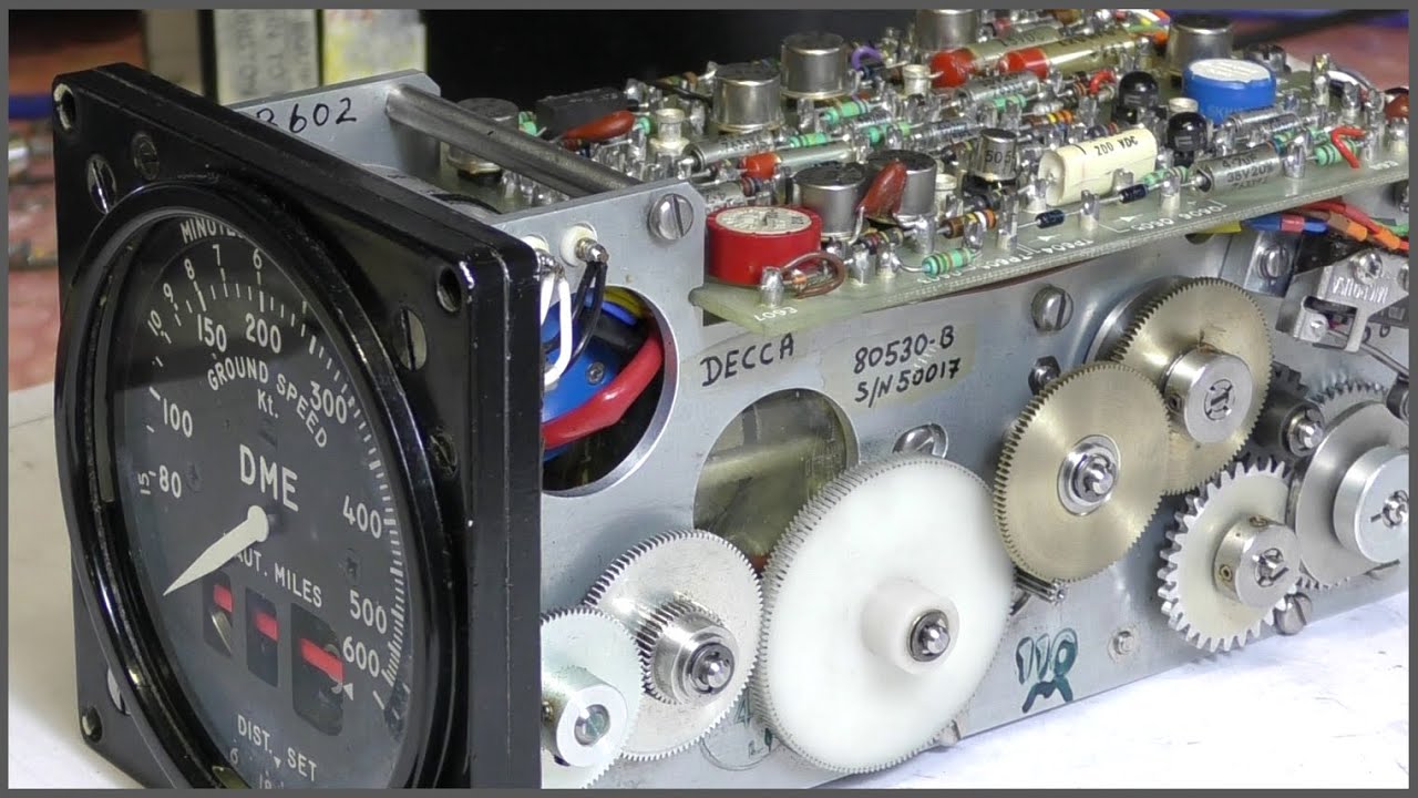 LDM #99: Teardown of a Decca Ground Speed Indicator / DME