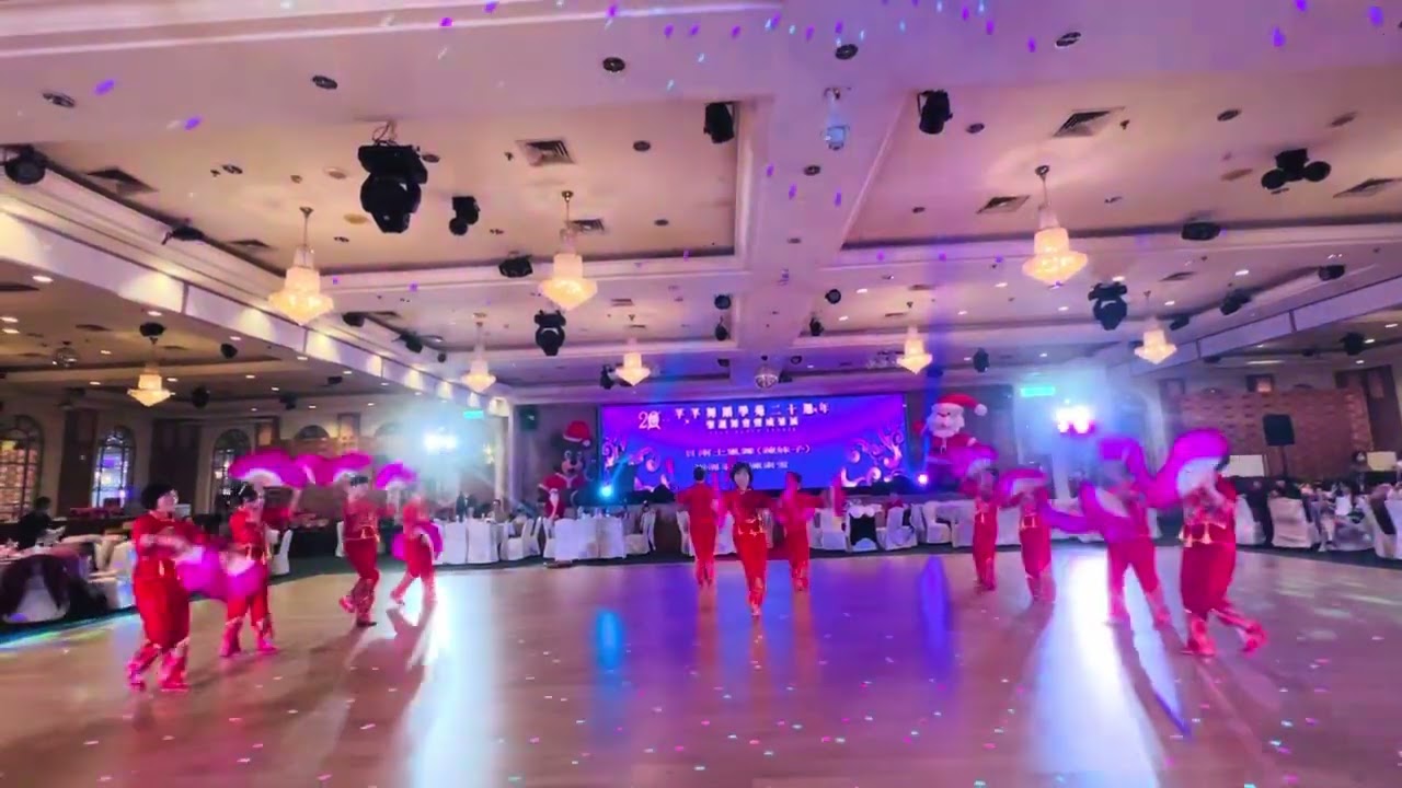 2025年12月20日芊芊舞蹈學苑20週年￼聖誕舞會暨￼成果展活動表演日南土風舞班表演辣妹子