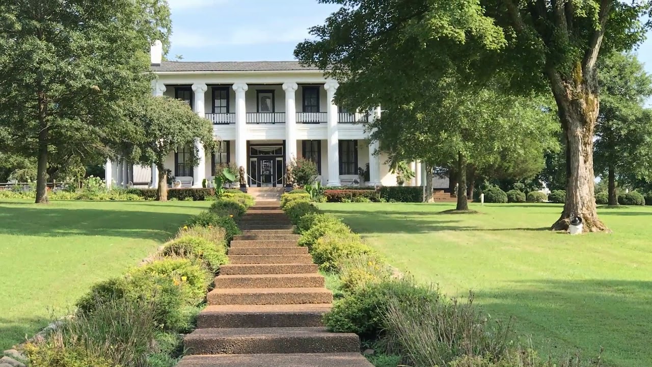 Loretta Lynn's Kitchen & Loretta Lynn Dude Ranch Plantation Home In Hurricane Mills Tennessee