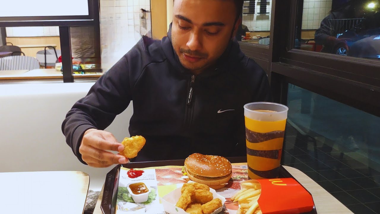 Trying McDonald's Happy Meal in Taiwan | Big Mac