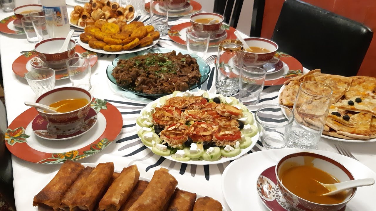 حبيباتي عيشوا معي يومي رمضاني روتيني قبل و بعد الإفطار و طاولة باطباق سريعة/routine recettes ramadan