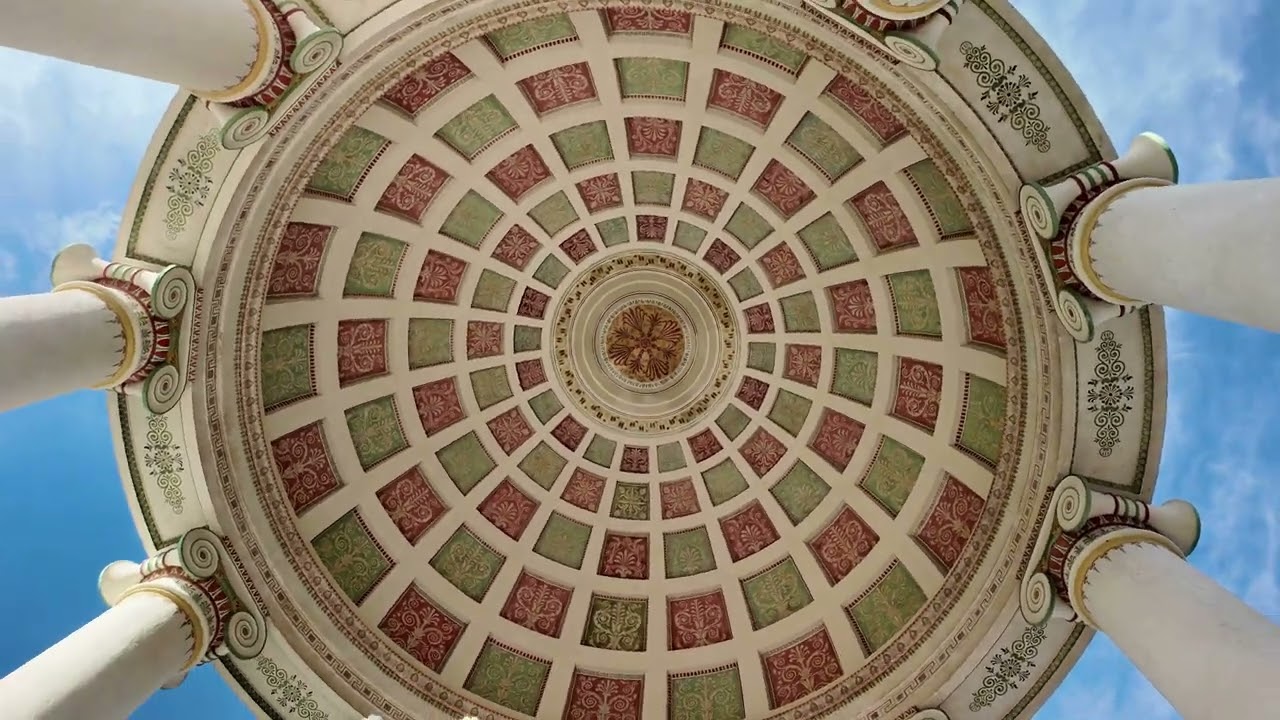 Monopteros und Chinesischer Turm im Englischer Garten in München