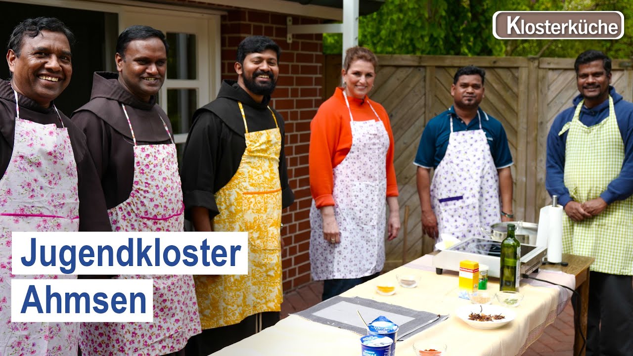 Klosterküche Jugendkloster Ahmsen. Indische Ordensbrüder im Emsland