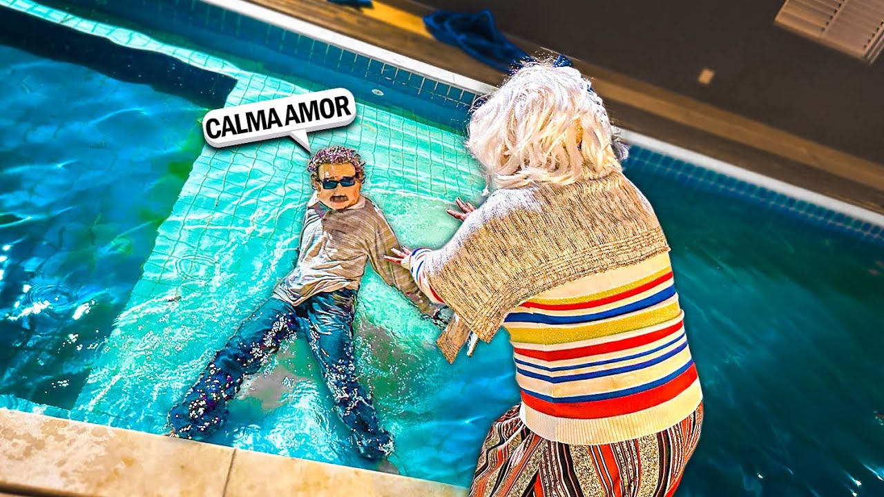 A VOVÓ MALVADA JOGOU O VOVÔ NA PISCINA DE NOITE E ELE QUASE SE AFOGOU!!