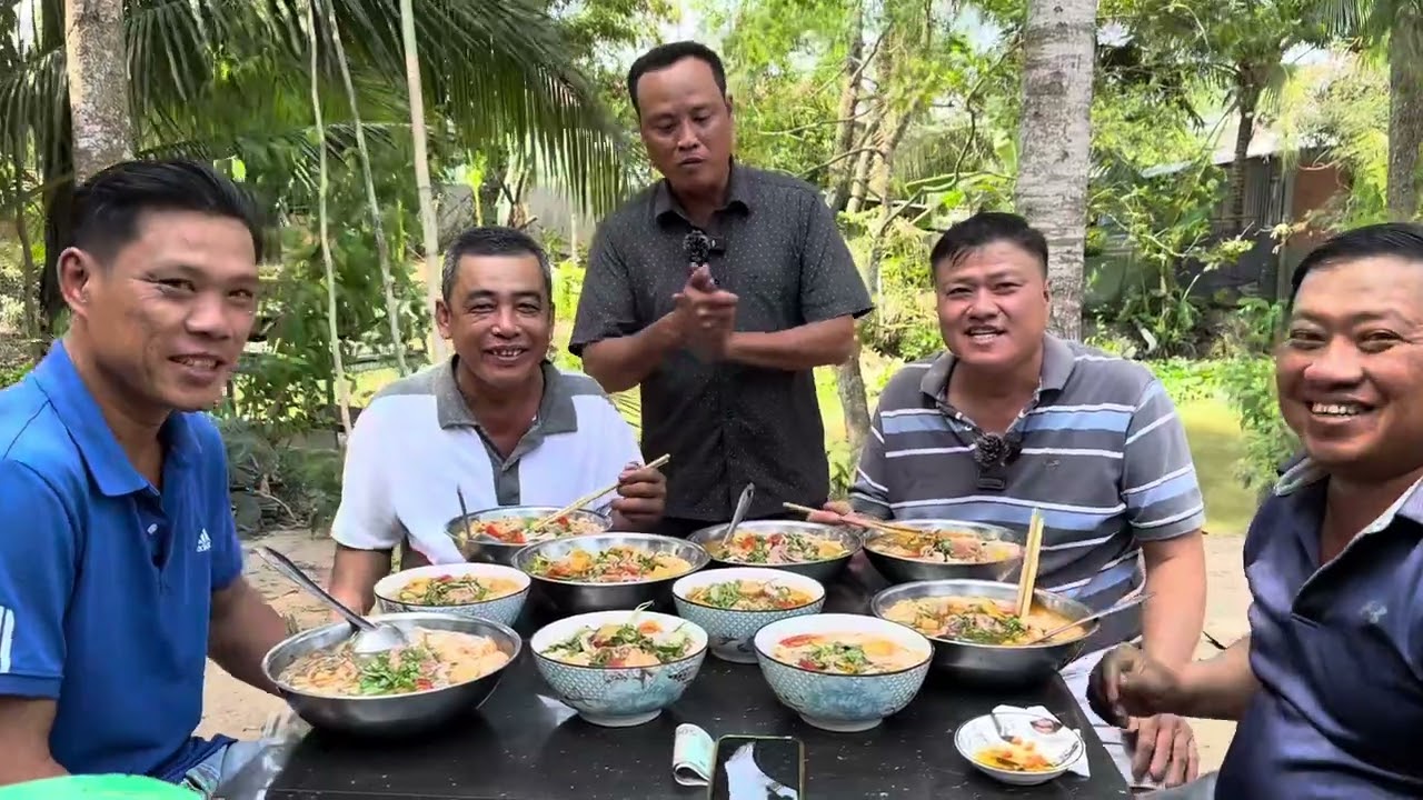 Chia Cặp Thi Ăn Quá Khủng.Khiếp, 6 Phút Ăn 12 Ký Bún Riêu Hải Sản | ATN