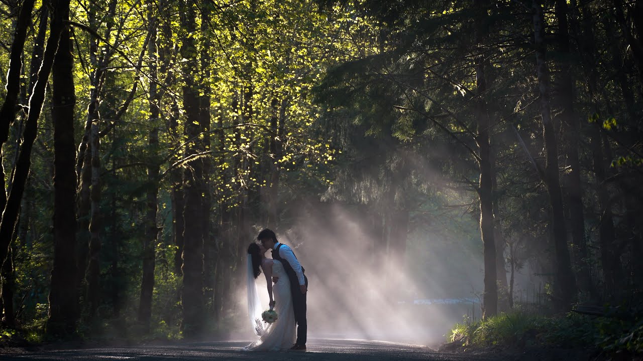 Mountaintop Helicopter Elopement in Squamish, BC | Jingyue & Yuyan | Highlight | Whistler Elopements
