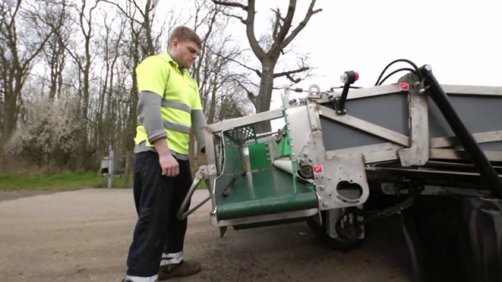 Compact Harvester - Born to thinning and catching out in small sheds