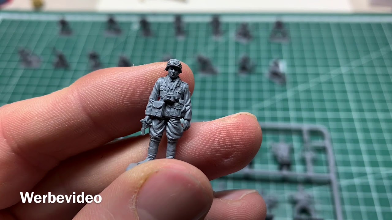 Unboxing 1/72 WWII Italeri 6099 German D.A.K. Infantry