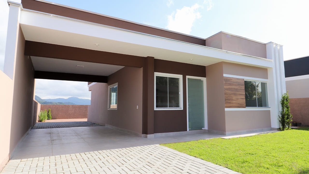 CASA PLATIBANDA TÉRREA ALTO PADRÃO COM SUÍTE, PISCINA, CHURRASQUEIRA E GARAGEM [ PROJETO MODERNO]