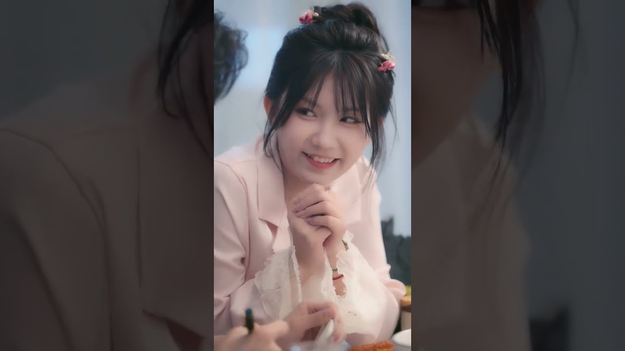 話癆灰姑娘意外穿越成小說裡面的砲灰女配成了啞巴總裁的妻子，為了活命變身成小太陽治愈總裁，總裁打開心結再也離不開她，兩人攜手走向幸福 