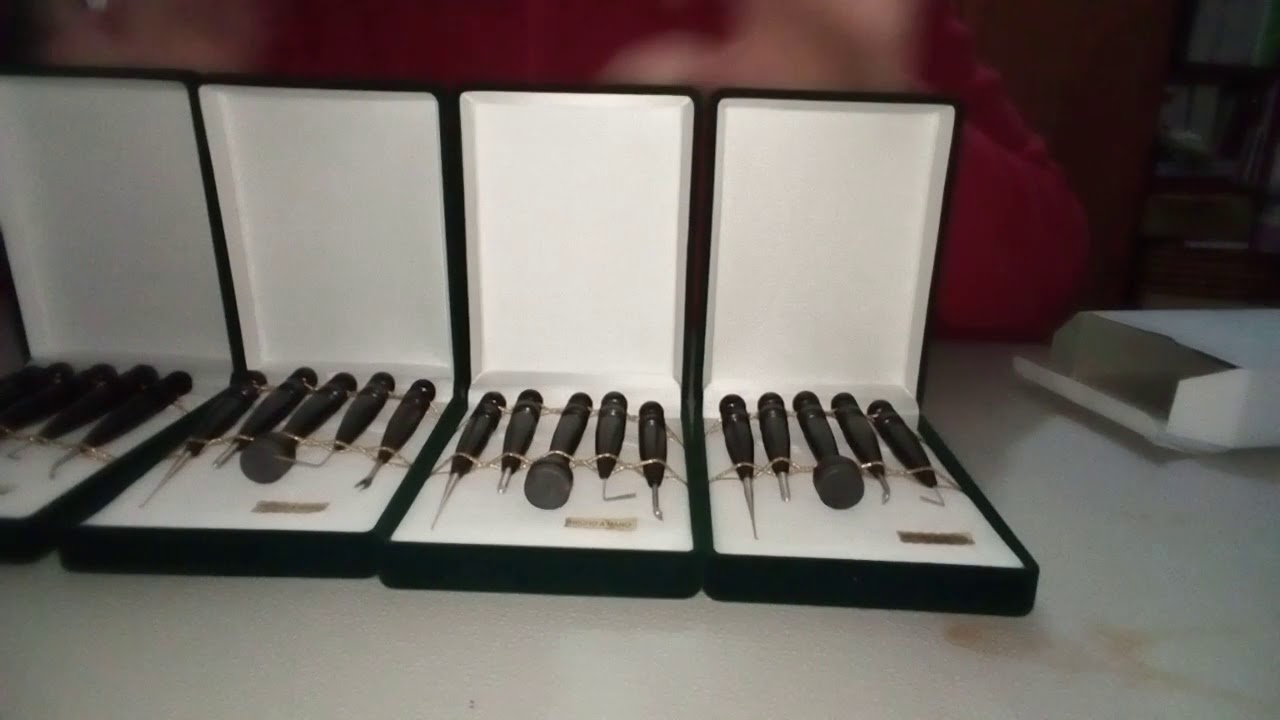 ENVIO  ESPECIAL A HONG KONG. JUEGO DE HERRAMIENTAS PARA ENCAJES DE BOLILLOS DE EBANO. UN LUJO!!!!
