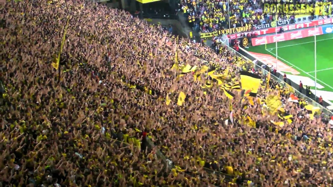 Stimmung Südtribüne: Borussia Dortmund vs. Hannover 96 4:1 - BVB Atmosphere 02.04.2011