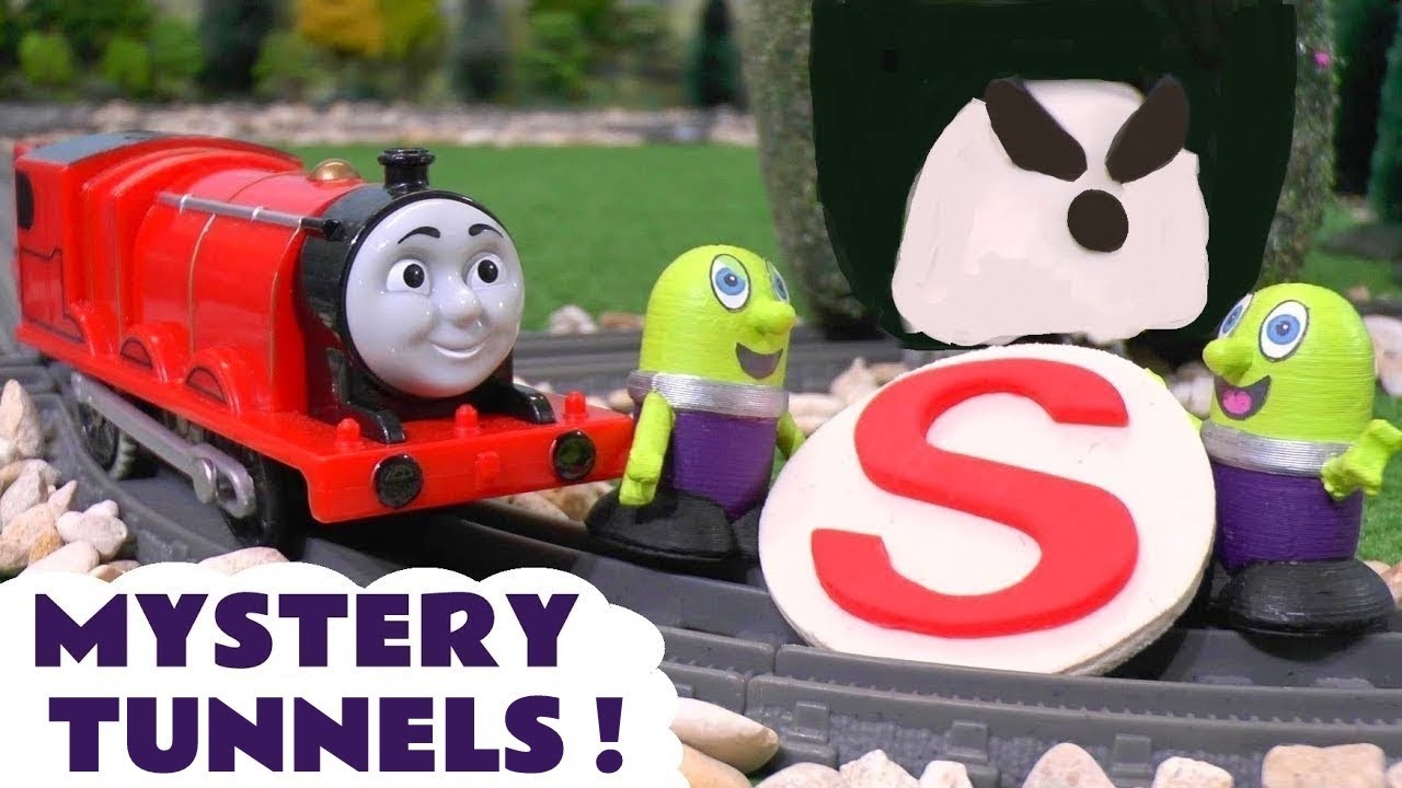 Thomas The Tank Engine and funny Funlings Mystery Tunnels