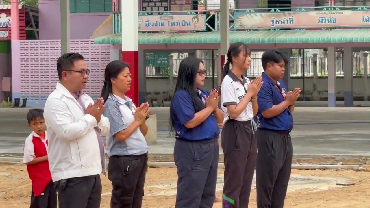 กิจกรรมสวดสมาทานศีล 5 โรงเรียนบ้านผักไหม สพป.สุรินทร์ เขต 2