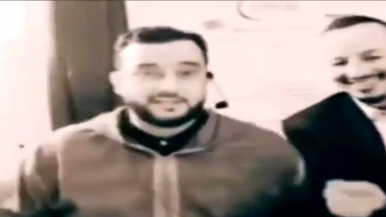 ابو سماعات طاحت ليه سماعة فمحاضرة و تلف ههههه