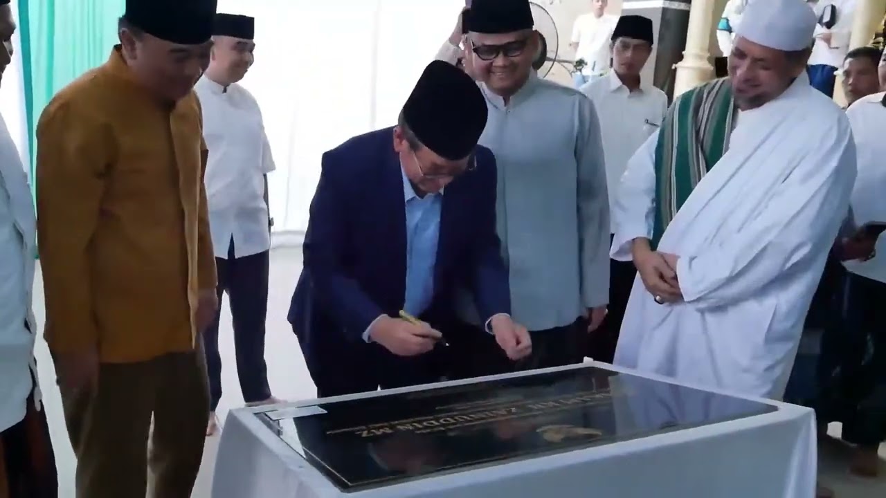 Gubernur DKI Jakarta Ziarah Sekaligus Penandatanganan Prasasti Makam KH Zainuddin MZ