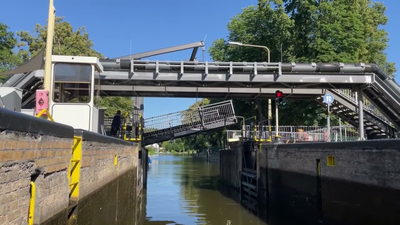 Tourbericht mit dem Hausboot /Bungalowboot Bunbo Berlin 2023: Tag 1 von Zernsdorf nach Schmöckwitz