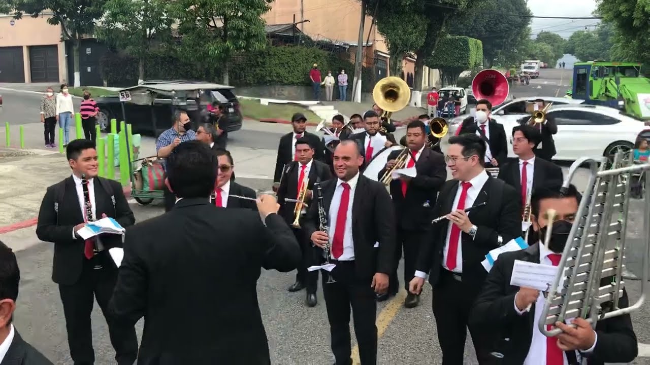 Perfume de Gardenias (Bolero) || A la par de la Banda - Procesión de Santa Marta - zona 3