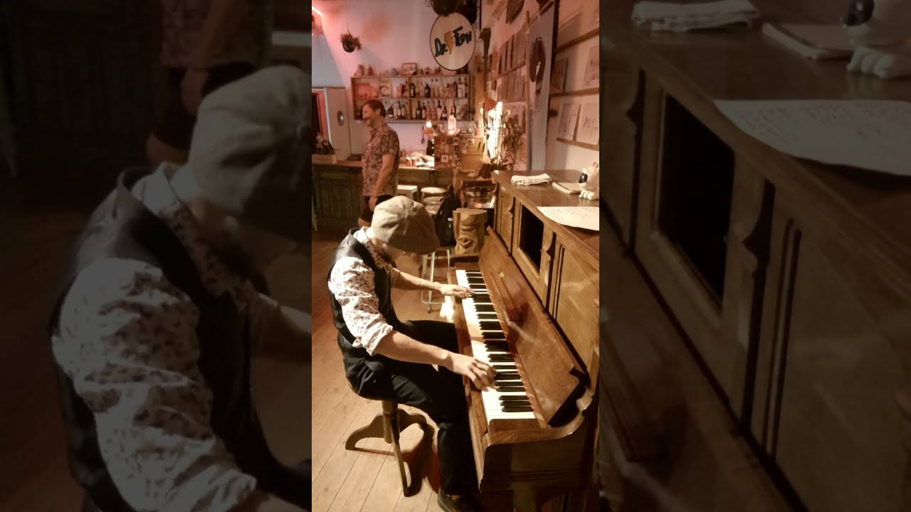 Honky Tonk Saloon Jazz Stride Piano: Saint James Infirmary Blues, Yes Sir, When I Get Low I Get High