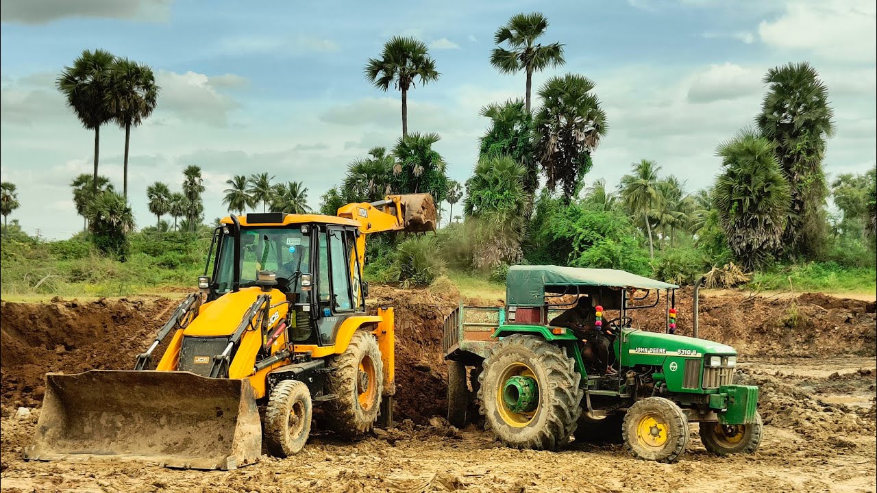 Jcb 3dx loading Lake soil with Mahindra and swaraj and Johndree  hewhollad Balwan yuvo tractors 
