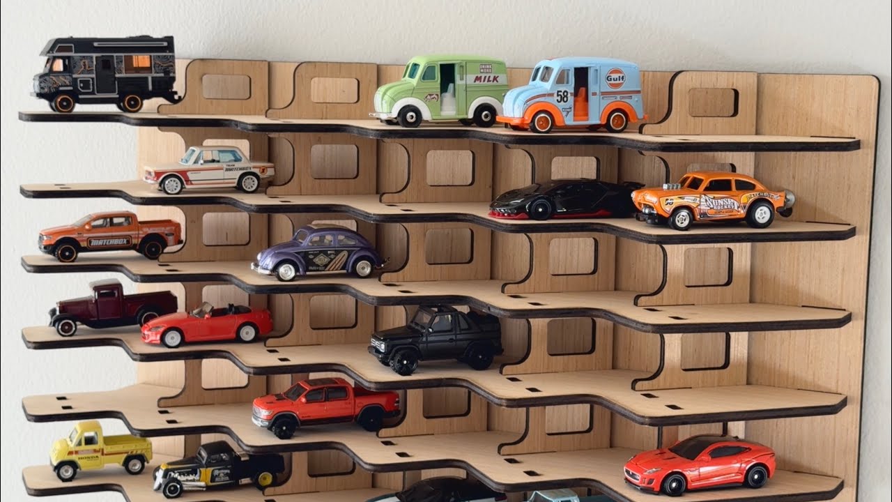 Новая литая подставка и пара моделей Matchbox Collectors, заполняющих пробелы в коллекции.