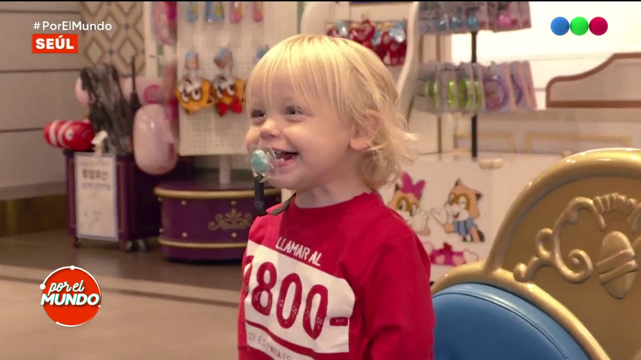 Mirko se divierte en Lotte World  Adventure, el Disneyland coreano - Por el mundo 2019