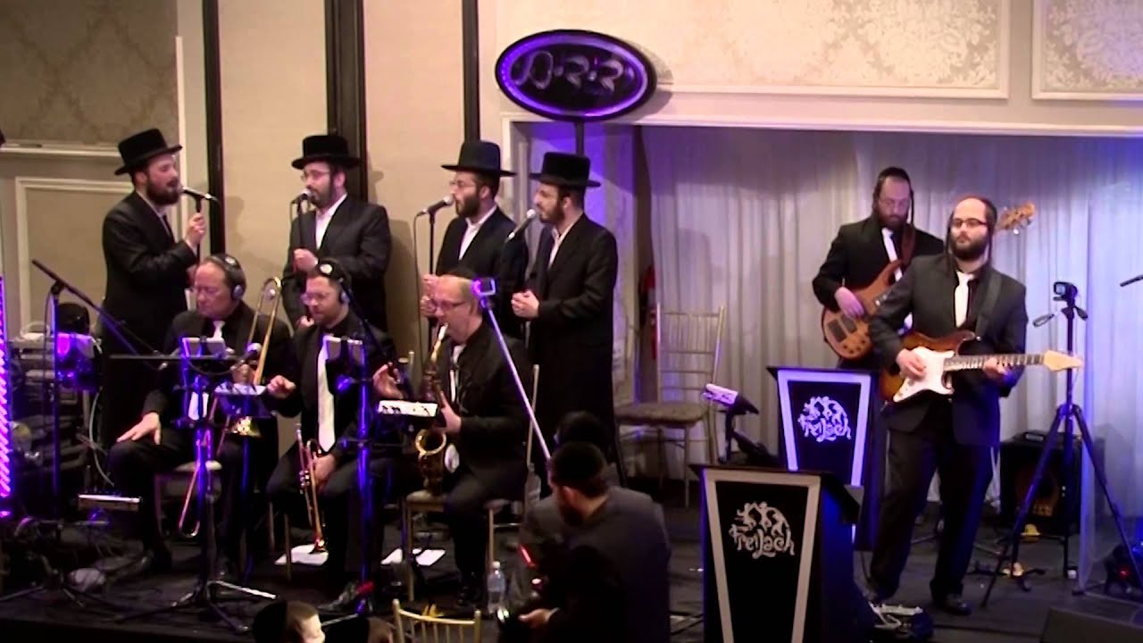 Freilach Menachem Moskowitz & Yedidim Choir 