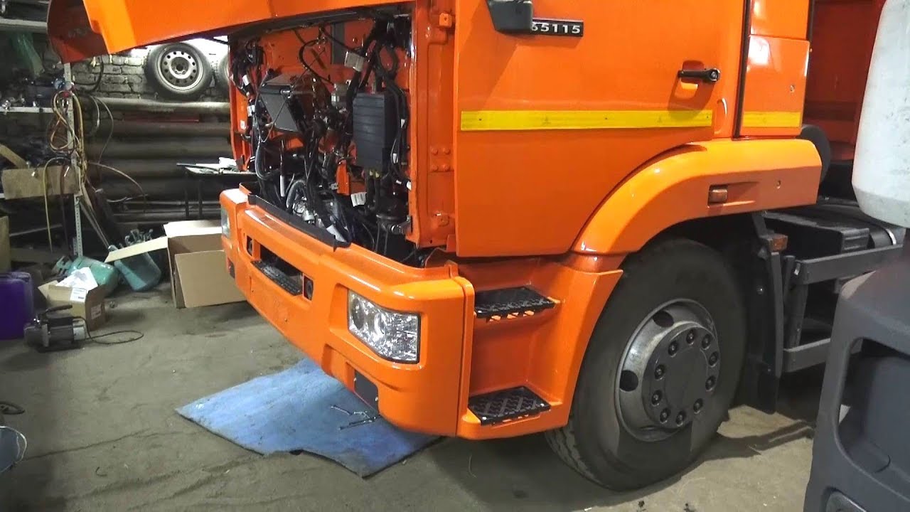 2017 KAMAZ-65115. Start Up, Engine, and In Depth Tour.