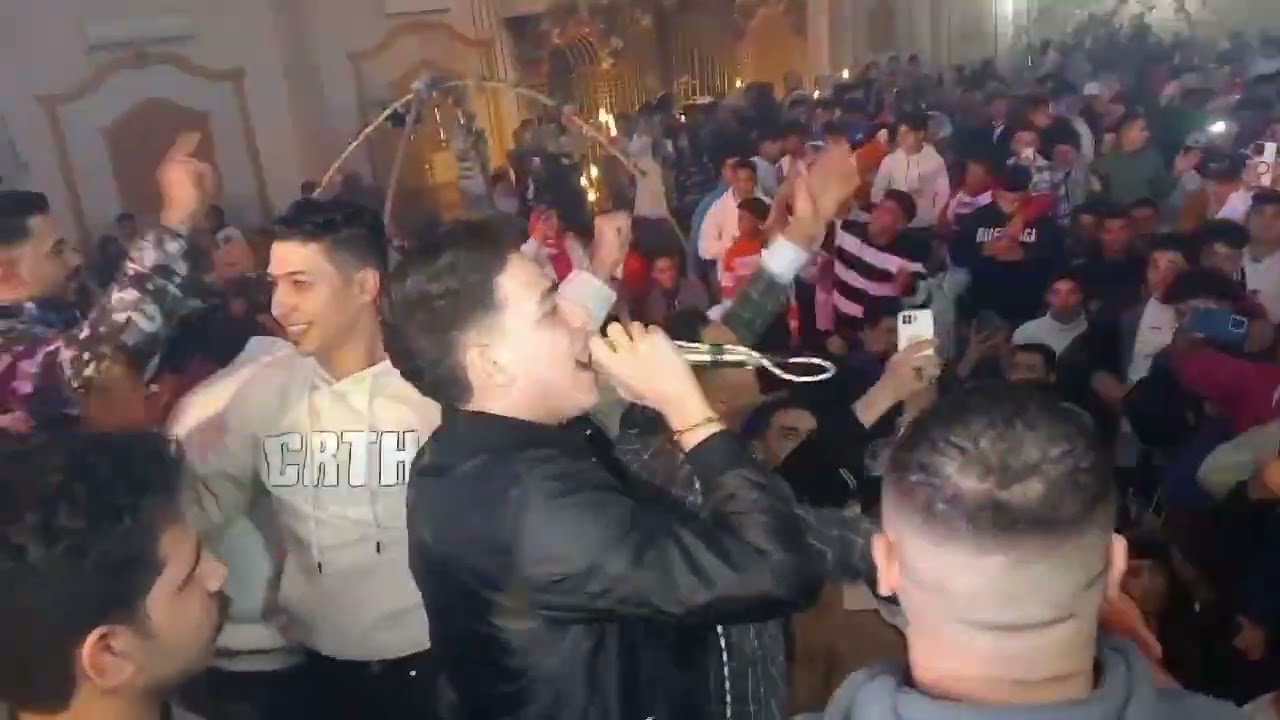 عمر الكروان و عادل صانوه كسرو القاعه و ولعو الفرح