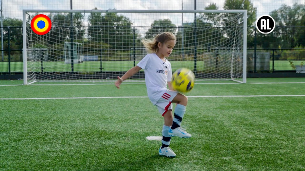 Clara is het enige meisje in haar voetbalteam ⚽ 💪 | Voetbalhelden | Kindertijd KRO-NCRV