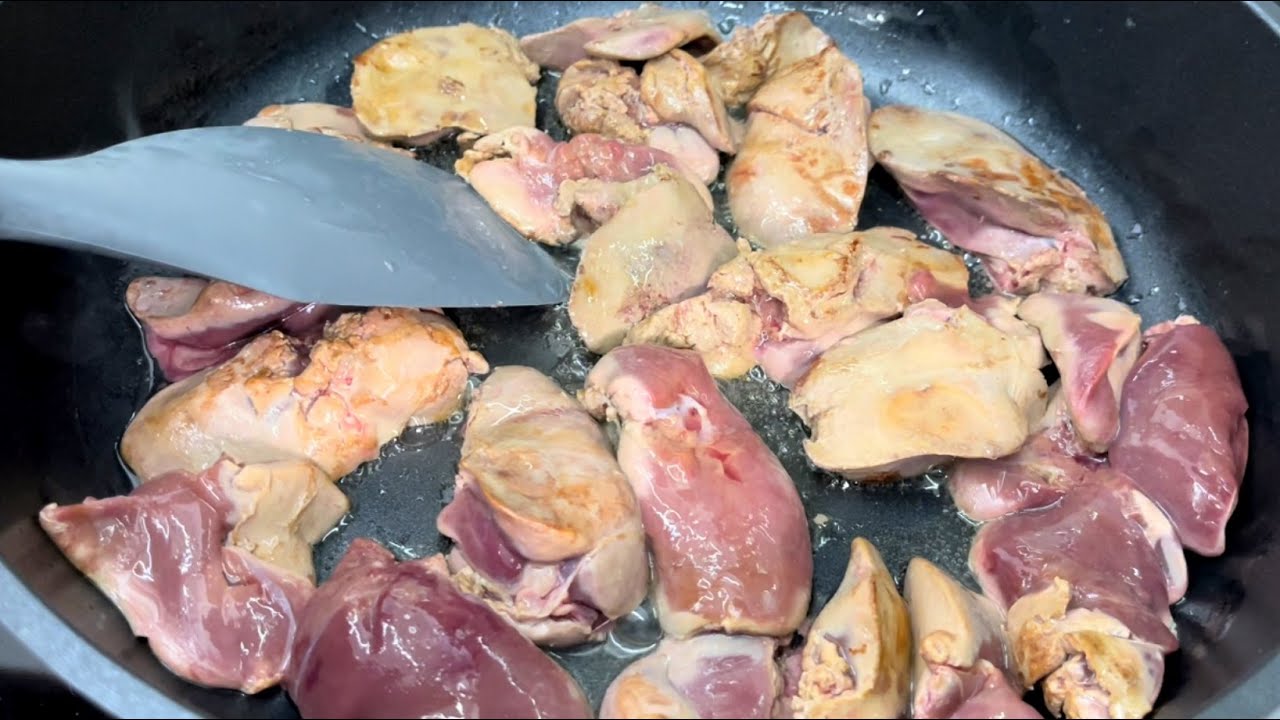 Куриную ПЕЧЕНЬ не любит тот, кто не умеет её ВКУСНО готовить! Такую печень едят ВСЕ без исключения!