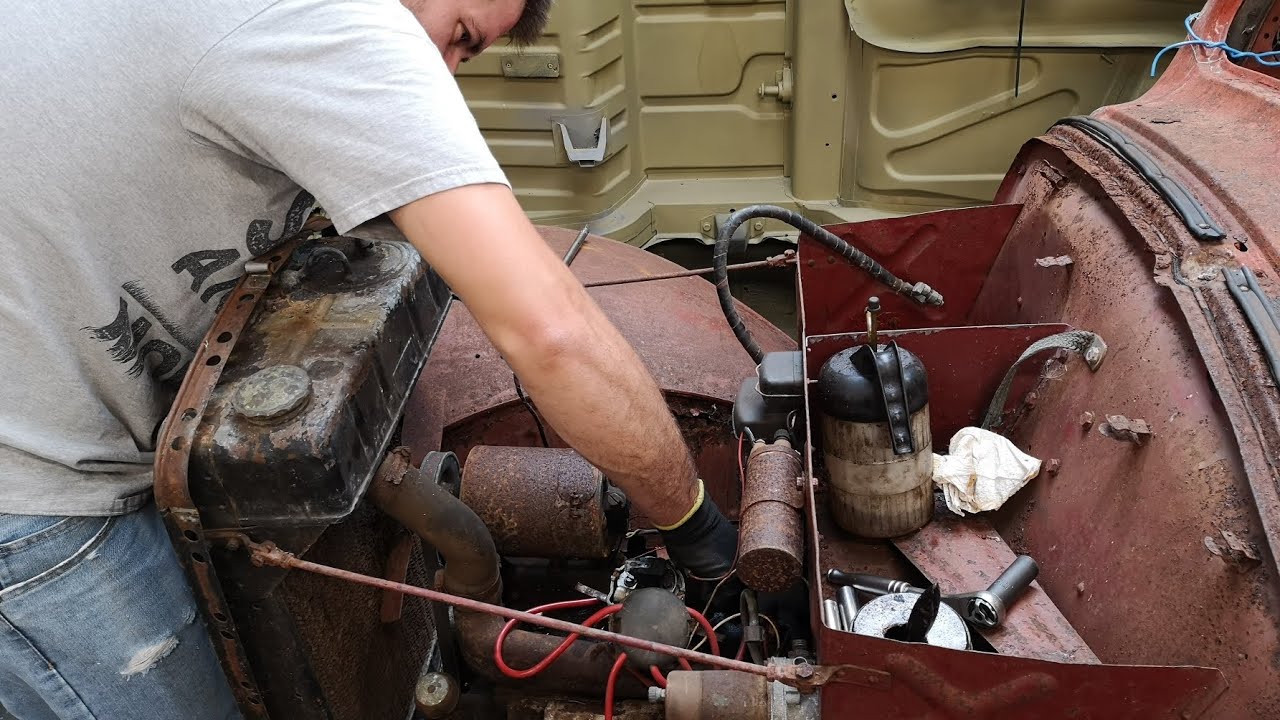 1937 Morris 8 engine removal and project introduction.