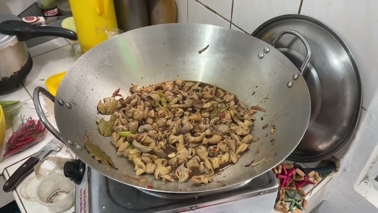 ADOBONG ISAW NG BAKA