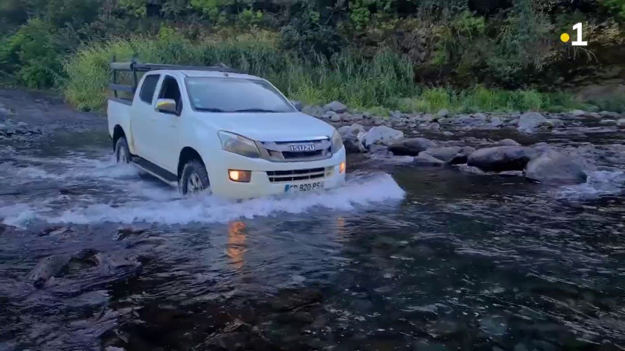 Alon nou prendre le 4x4 pour la Rivière des galets direction Cayenne ! Tiembo !