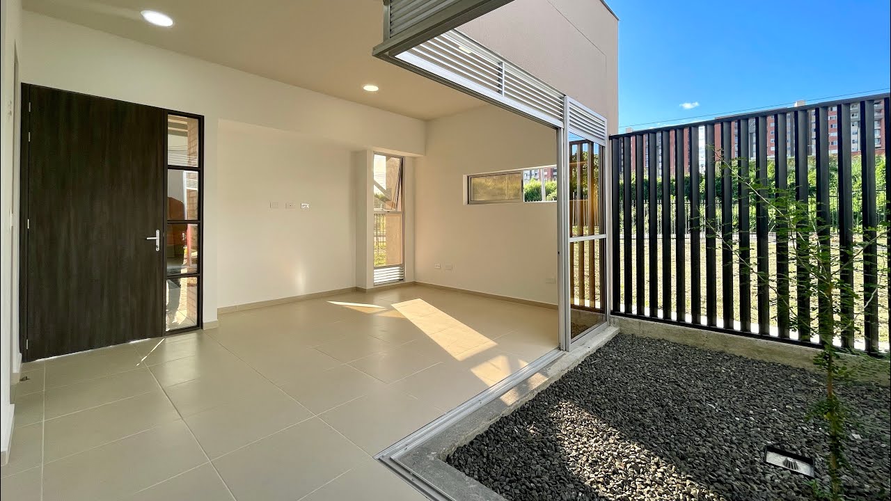 VENTA CASA ESQUINERA DE UNA PLANTA 138M2 GALICIA VERDE PEREIRA