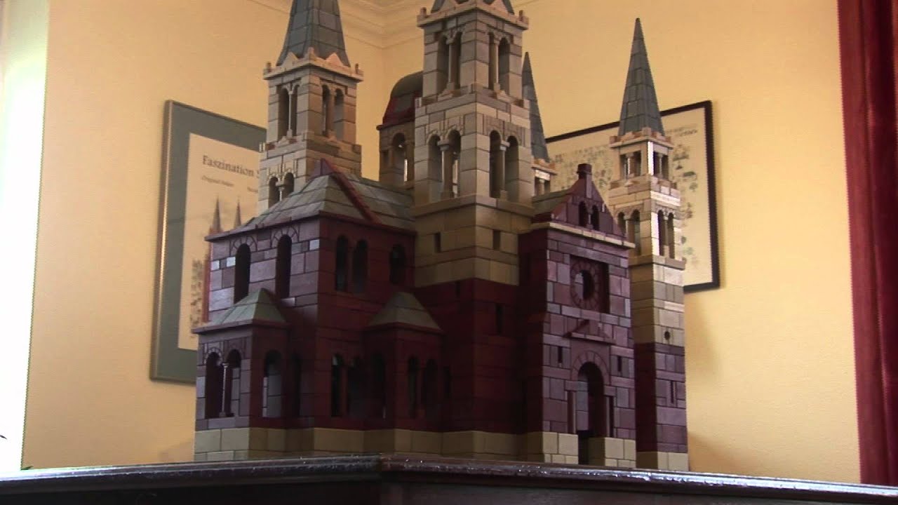Munsterkerk Roermond afgebeeld dmv Ankerbouwsteentjes