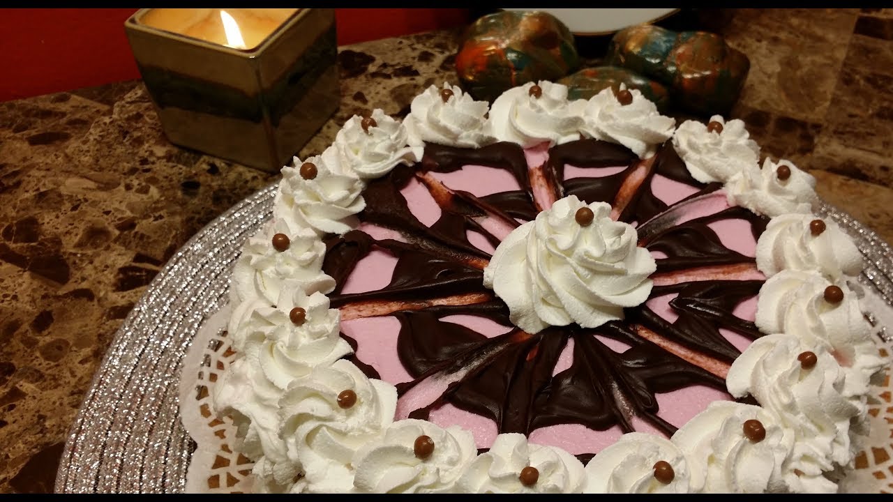 ..كيكه بارده بدون فرن وبمكونات موجوده في كل مطبخ  والطعم ولا اروع  ..مطبخ شاي مهيل الشيف ام محمد