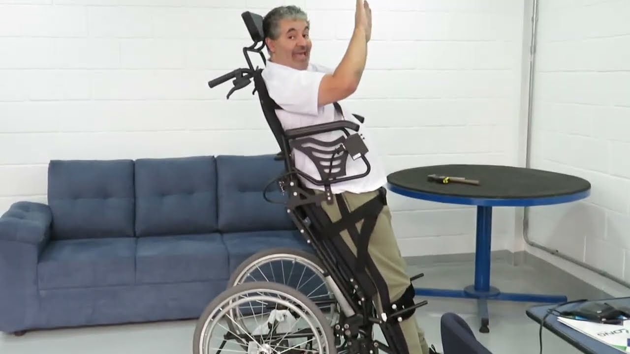 Cadeira de rodas Stand Up Manual Freedom - elevação ortostática - permite deixar o usuário em pé