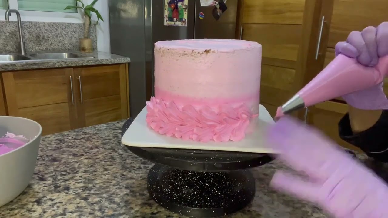 Decoración de Torta fácil en Merengue, Boquilla 2D de Wilton