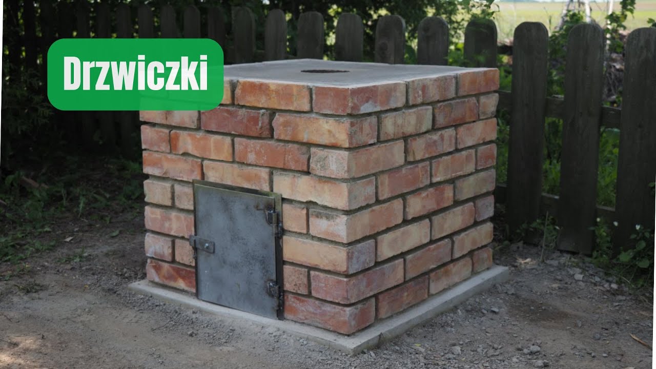 Drzwiczki paleniska wędzarni.