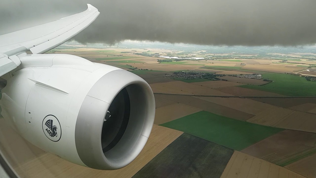 Landing and taxi - Paris CDG - Air France - B787-9