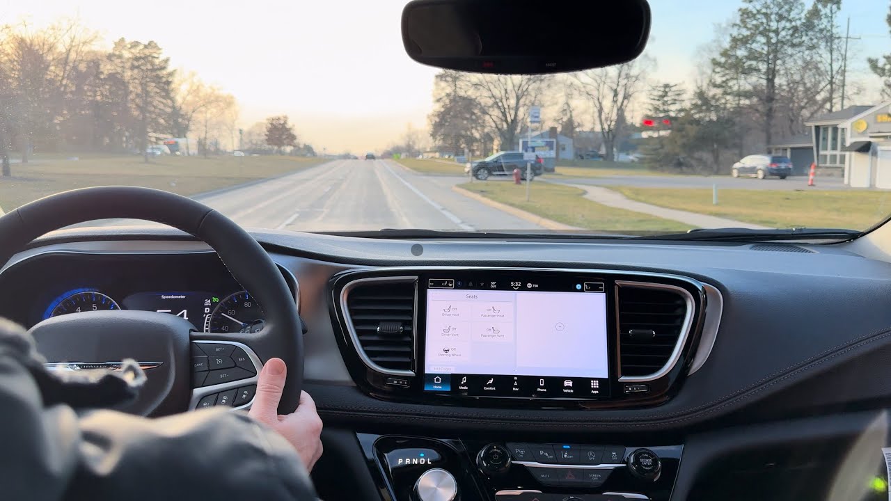 2024 Chrysler Pacifica Pinnacle: Driving Without Talking | Car Conversations